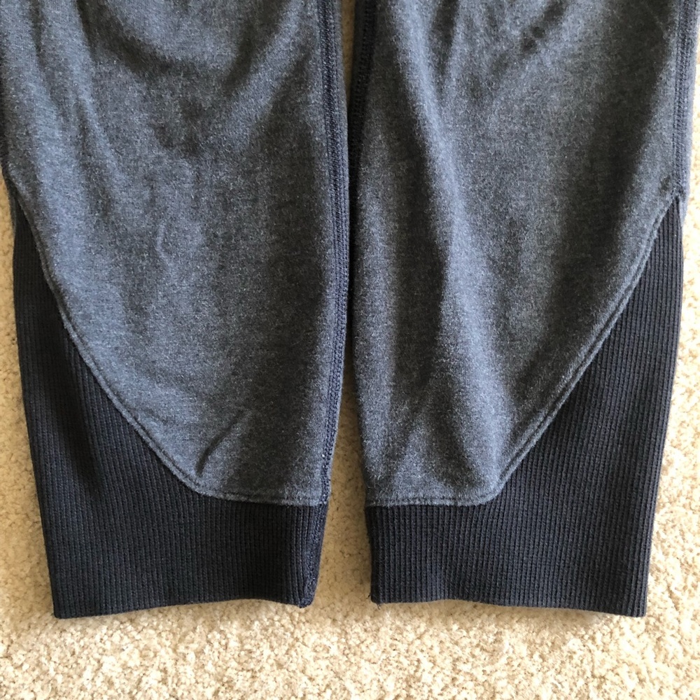 Lululemon Refine Crop Legging Heathered Black / Black size 6 - Picture 7 of 11